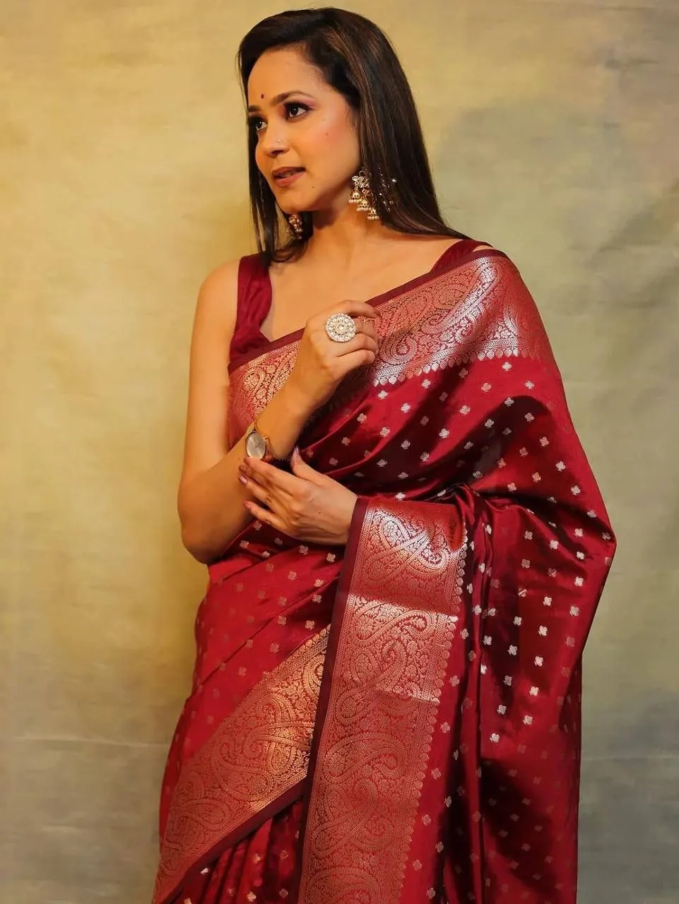 Amiable Maroon Soft Silk Saree With Effulgent Blouse Piece
