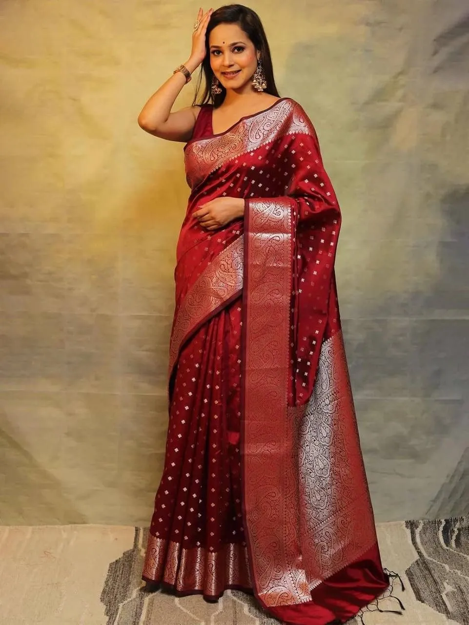 Amiable Maroon Soft Silk Saree With Effulgent Blouse Piece