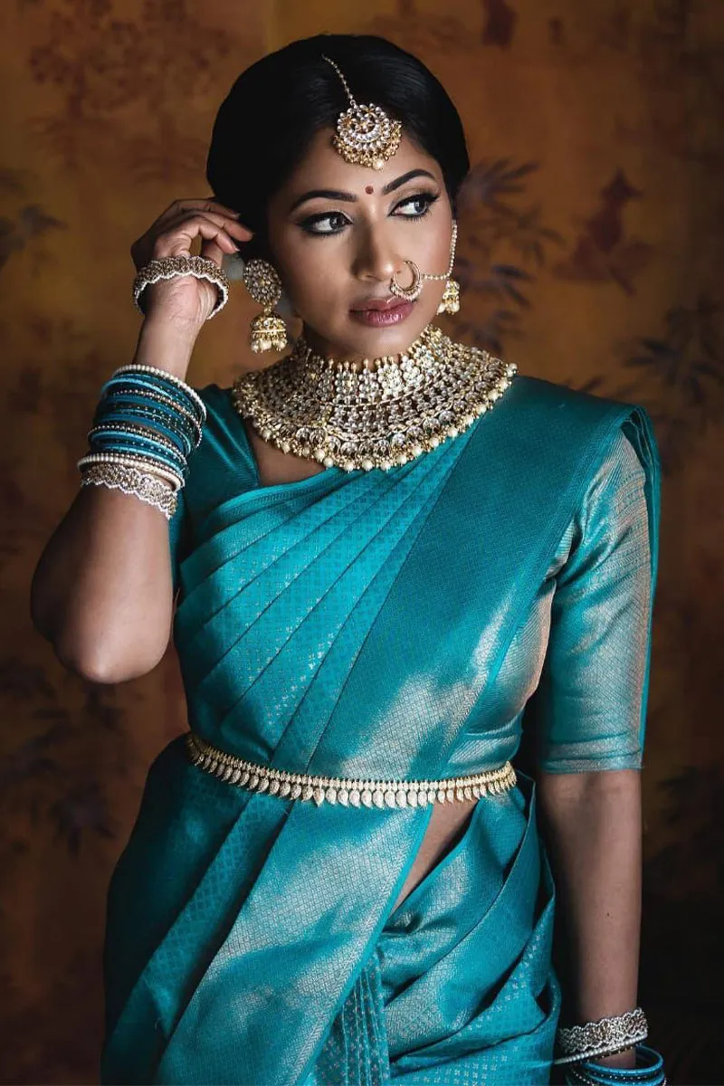 Bucolic Firozi Soft Silk Saree With Preferable Blouse Piece