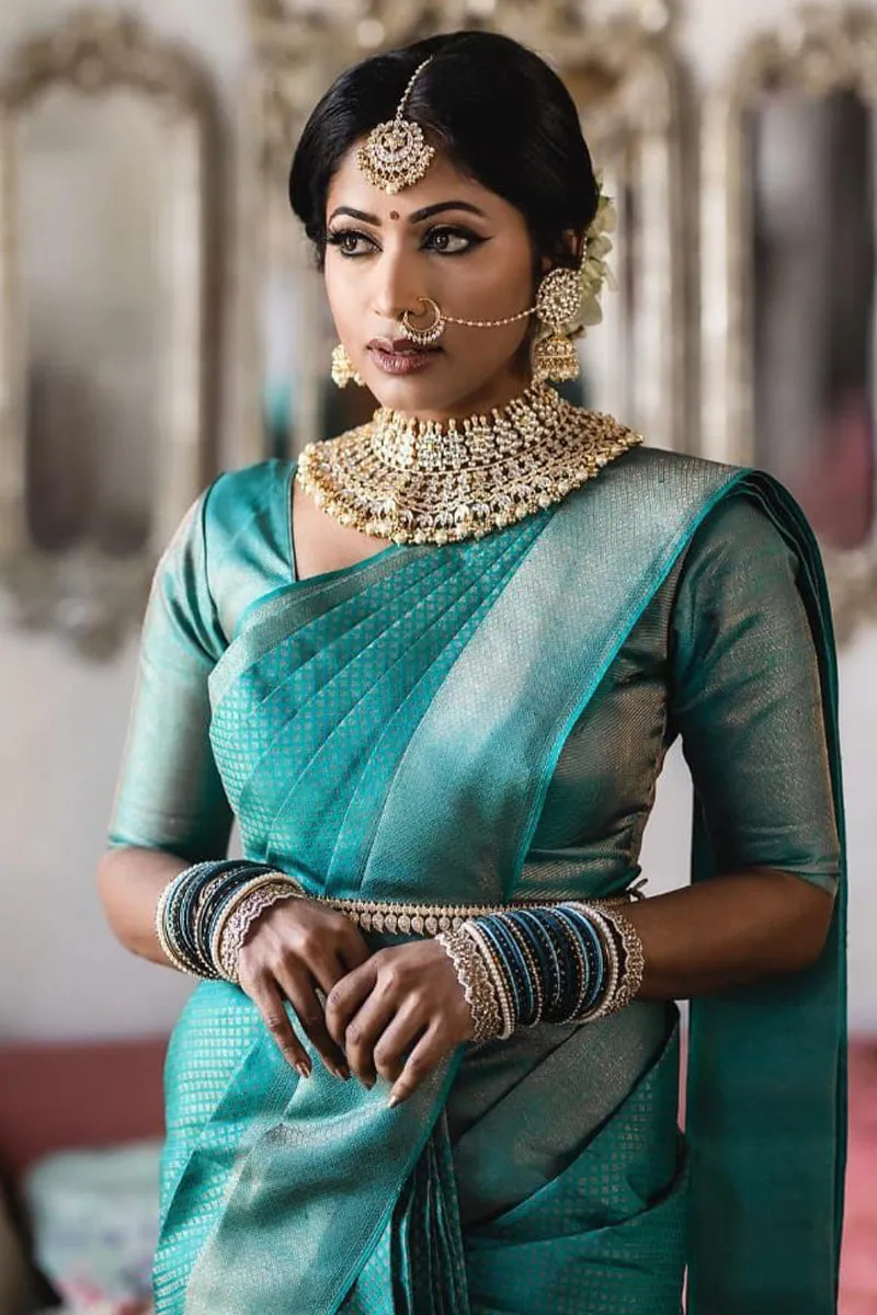 Bucolic Firozi Soft Silk Saree With Preferable Blouse Piece