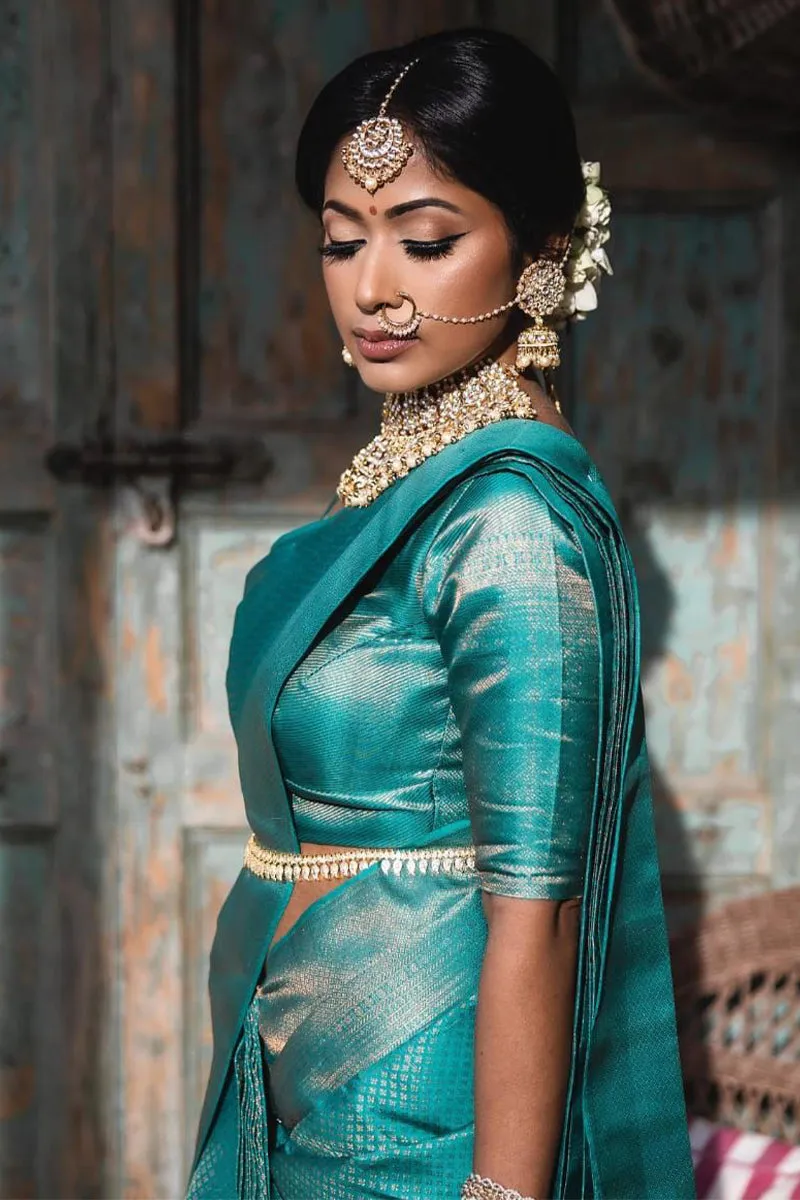 Bucolic Firozi Soft Silk Saree With Preferable Blouse Piece