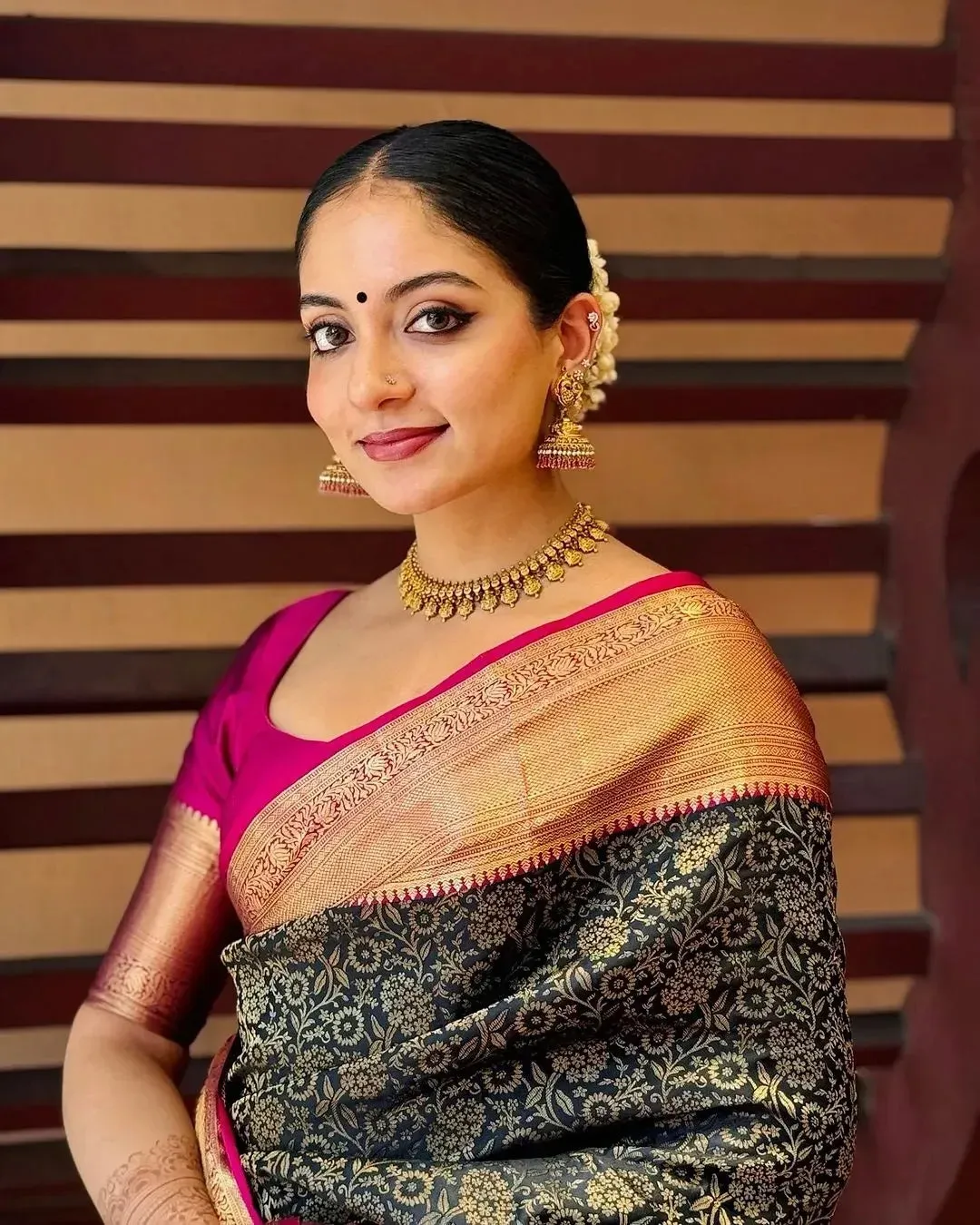 Extraordinary Black Soft Silk Saree With Surpassing Blouse Piece
