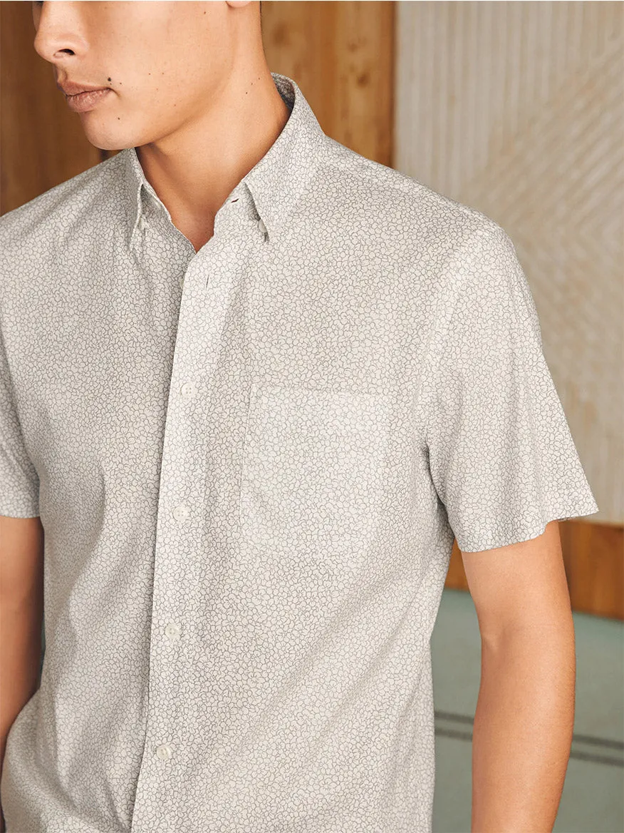 Faherty Brand Movement Short-Sleeve Shirt in Ivory Cliff Floral