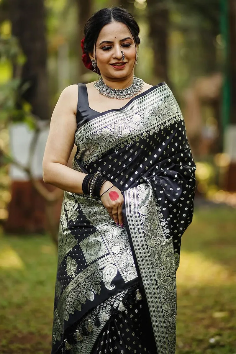 Flattering Black Soft Silk Saree With Exceptional Blouse Piece