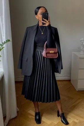 Relaxed Pleated skirt